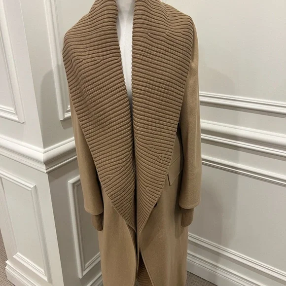 Burberry cashmere detachable shawl collar coat. Size 6 - Picture 1 of 17